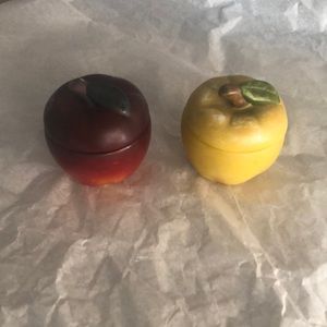 SOLD Apple candle set red apple and yellow apple approximately 2” high